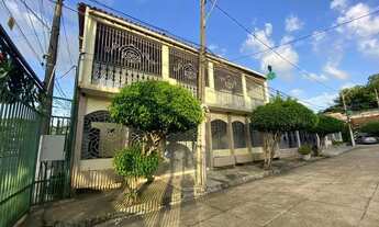 Imagem 5: Alugo Casa de 2 pavimentos com 4 suítes em Alameda fechada na Pedreira