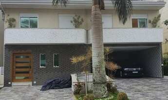 Imagem: Lindo sobrado no condomínio Swiss Park