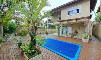 Imagem: Casa à Venda com 3 Suítes - 240m², R$2.150.000,00