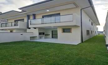 Imagem 2: Casa com 3 Dormitórios sendo 1 Suíte, área Gourmet a 600 metros da praia de Canavieiras- F