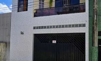 Imagem: Saráty Vende segurança e com 3 quartos