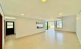 Imagem 2: Casa com 4 Dormitórios e Piscina para Locação em Condomínio Fechado - Bragança Paulista