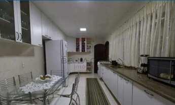 Imagem 2: Lindo sobrado em Rua tranquila com 4 dorm à venda