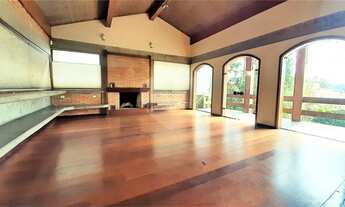 Imagem 3: Casa assobradada com 4 dormitórios sendo suítes, piscina