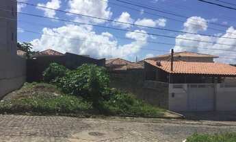 Imagem: Terreno à Venda, 288m² no Bairro Água