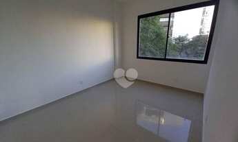 Imagem 7: Tijuca, Frente, vista livre, Sol matinal: Sala, 3 quartos, 3 banheiros, sendo um suite, de