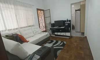 Imagem 2: Jacarei - Casa Padrão - Parque Santo Antonio