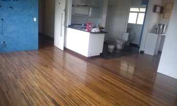 Imagem 2: Apartamento com piso laminado, bem arejado. Localizado próx. ao Metrô Fradique Coutinho