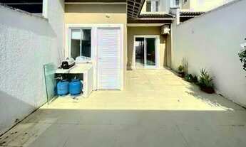 Imagem: Casa a venda com 3 quartos no bairro Encantada