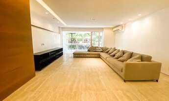 Imagem 4: Luxuoso apartamento com varanda na quadra da praia no Leblon