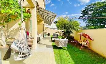 Imagem 7: ÓTIMA CASA MUITO ENSOLARADA DE ESQUINA E COM AGRADÁVEL QUINTAL COM ESPAÇO PARA PISCINA!!