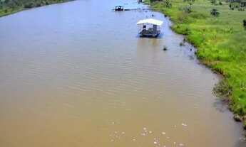 Imagem 3: Rancho Município de Cachoeira Alta, (Rio Claro do Caju) 113km de Jataí / 14km de Caçu - GO