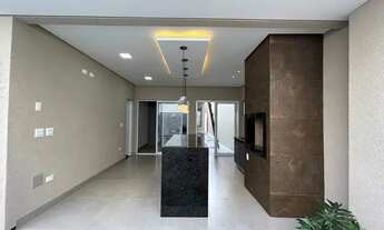 Imagem 7: Casa com suíte gourmet e piscina no coração do bairro Rita Vieira