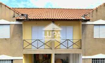 Imagem 2: Casa térrea em condomínio fechado com 2 dormitórios para locação no Jardim Carlu!