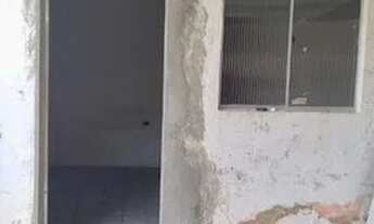 Imagem 2: Alugo casa 4 cômodos garagem quintal bêco lateral 500