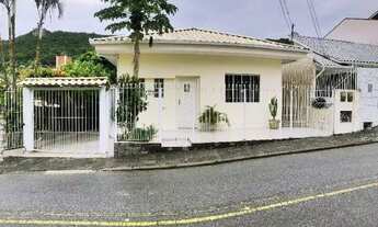 Imagem 2: Casa à venda 5 quartos em Florianópolis bairro Saco dos Limões R$ 1.060.000,00