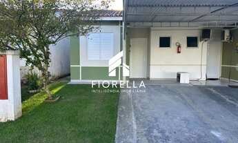 Imagem: Casa totalmente reformada em condomínio