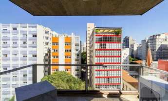 Imagem 7: Cobertura espaçosa com ótima área externa numa das melhores ruas de Higienópolis