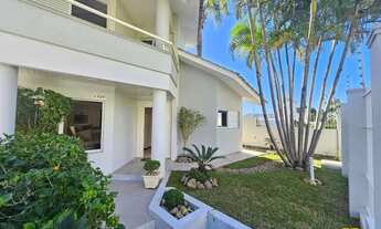 Imagem 2: Casa para venda com 4 suítes no bairro Canto em Florianópolis/SC