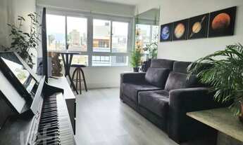 Imagem 2: Apartamento à venda em Petrópolis com 67 m², 2 quartos, 1 suíte, 1 vaga