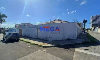 Imagem: Casa com 3 quartos no bairro Pici em Fortaleza