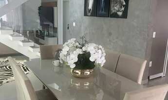 Imagem 6: Sobrado para venda possui 229 metros quadrados com 3 quartos em Urbanova - São José dos Ca