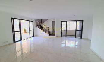 Imagem 7: Cobertura bem localizada, rua traquila com muito verde