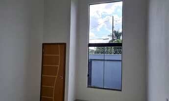 Imagem 6: Casa de 3 quartos com pé direito duplo