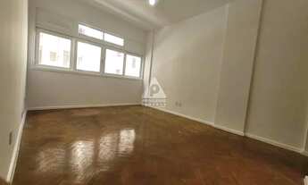 Imagem 2: Apartamento em Botafogo com 2 quartos, dependência completa, vaga, salão de festas !