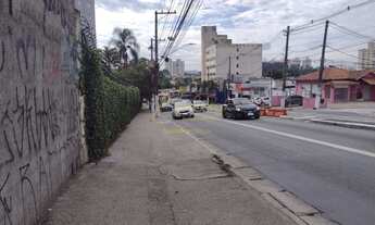 Imagem 6: Amplo galpão em avenida movimentada