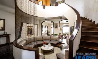 Imagem: CASA ASSOBRADADA - MOEMA PÁSSAROS - SP