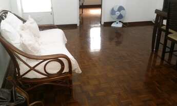 Imagem 2: Oportunidade. Apartamento com sala em dois ambientes, três quartos bem espaçosos e com