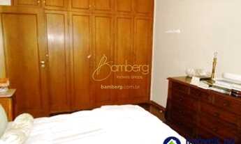 Imagem 7: Espaçoso, cheio de armários e quatro dormitórios