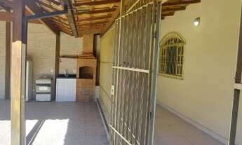 Imagem 2: Casa de 410m2 com 2qts com suite, area gourmet, quintal e garagem para 10 carros, 4 quadra