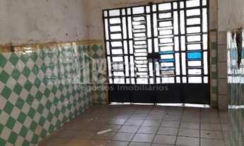 Imagem 5: Casa em terreno de 420m² em Campo Grande, precisando de reforma