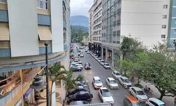 Imagem: Apto Centro, frente, amplo, muito sol, Rua