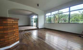 Imagem 2: CASA MARAVILHOSA de frente para o Jardim Botânico, com vista para a copa das árvores!