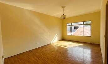 Imagem 3: Sobrado para aluguel possui 274 metros quadrados com 4 quartos