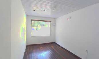 Imagem 2: Casa para Venda - 250m², 3 dormitórios, sendo 1 suites, 2 vagas - Petrópolis