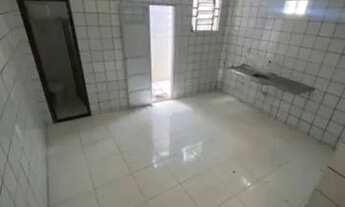 Imagem 4: Alugo casa no centro 2/4 garagem rua Geruzinho