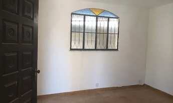 Imagem 7: Casa de frente, 2 quartos, quintal e garagem, Próximo à Escola e Comércio. Rua Major Paren