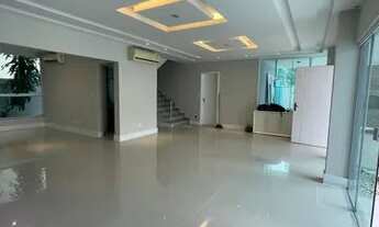 Imagem 4: Casa de condomínio para venda possui 300 metros quadrados com 4 quartos