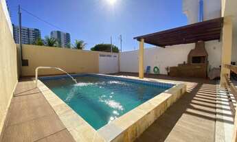 Imagem: Casa com piscina localizada no bairro Atalaia