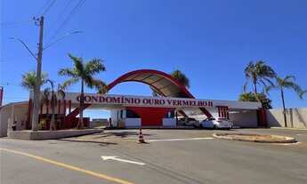 Imagem: Construído em um lote de 1000 m2, este