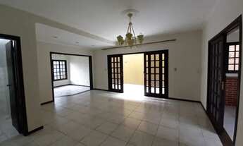 Imagem 3: Casa ampla no Floresta, 05 quartos sendo 02 suítes, 03 salas, área de festas, garagem ampl