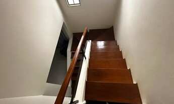 Imagem 3: Sobrado para aluguel e venda tem 298 metros quadrados com 5 quartos