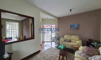 Imagem 3: Sobrado em Jacareí, no bairro Jardim Siesta, à venda