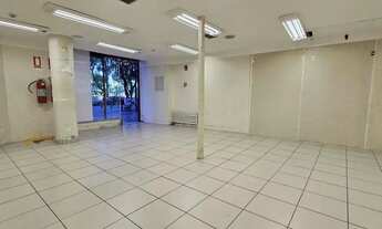 Imagem 7: BAIXO GLORIA - Lojão de frente para Rua