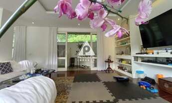 Imagem 4: 4 quartos, área de laser, piscina, churrasqueira, sauna, dependências completas e 2 vagas