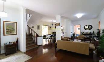 Imagem 2: Casa em rua fechada e bem localizada